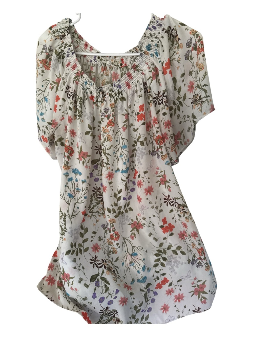 Violet + Claire Women's White Floral Peasant Top - Lightweight Boho Blouse